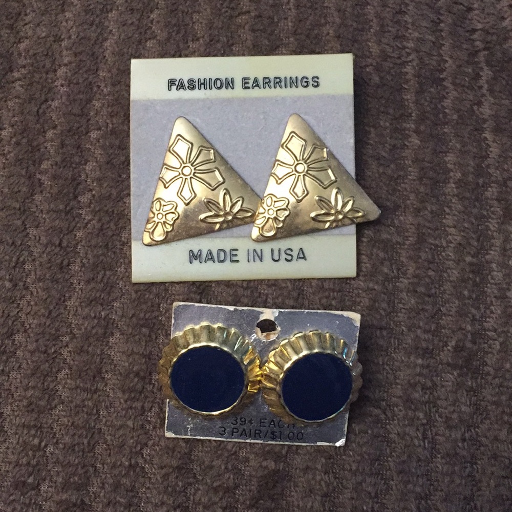 {Vintage} Earrings bundle of two